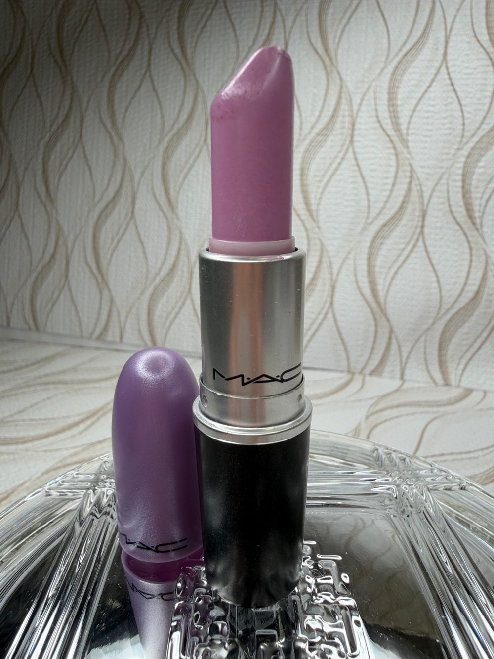 MAC Cosmetics Lipstick AC4 Notice Me